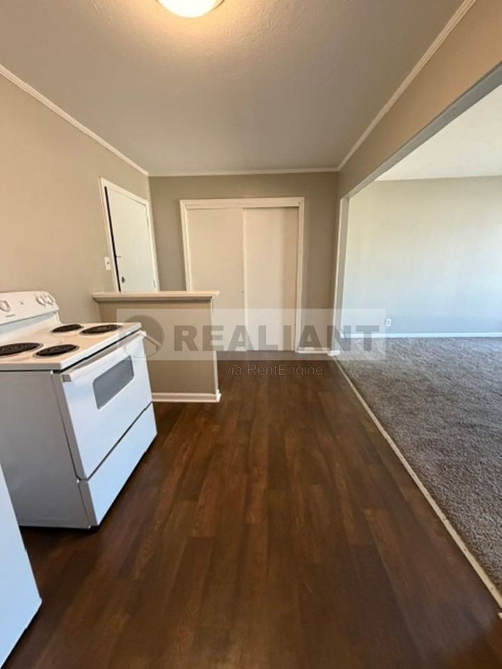 1708 Jennifer Rd #A16 - Photo 6 of 20