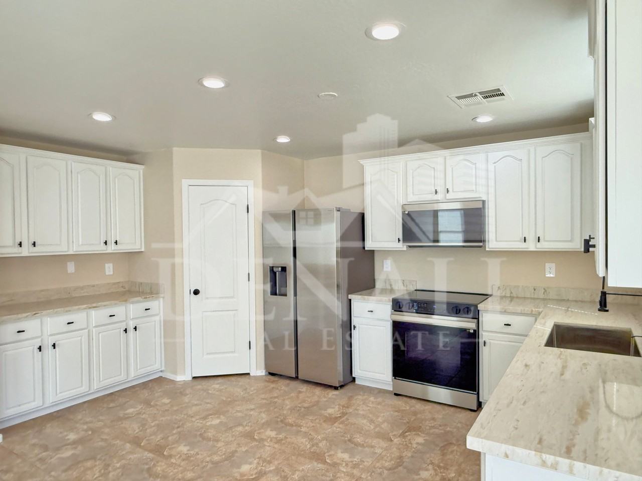 17375 N Carmen Ave - Photo 6 of 34