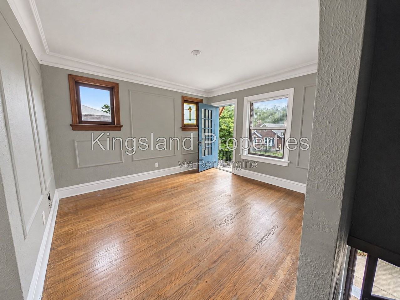 5301 Pernod Ave - Photo 3 of 17