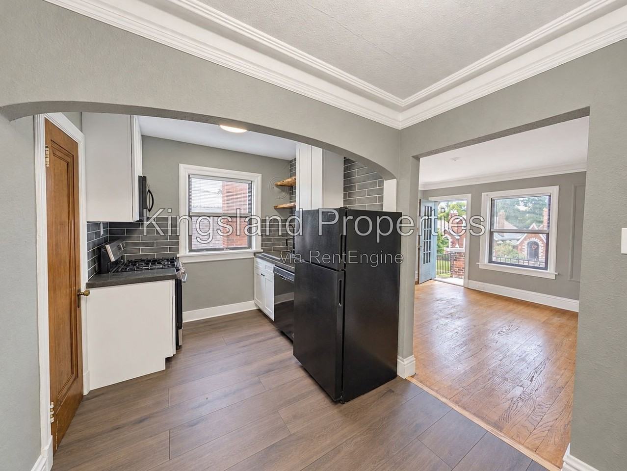 5301 Pernod Ave - Photo 7 of 17