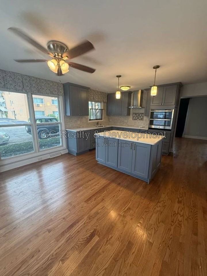 7534 Franklin St - Photo 2 of 12