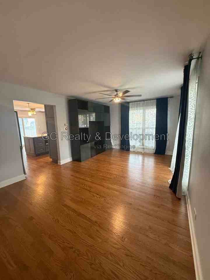 7534 Franklin St - Photo 4 of 12
