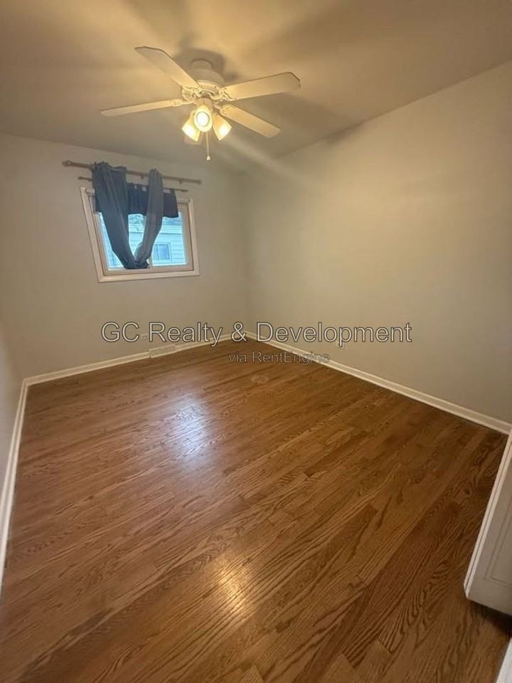 7534 Franklin St - Photo 5 of 12