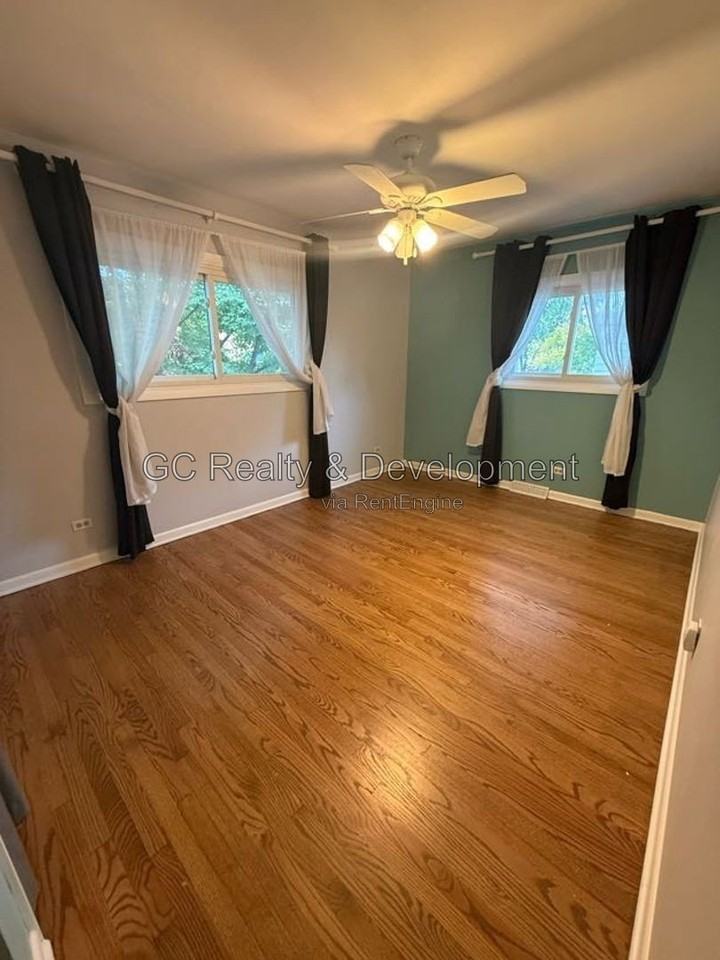 7534 Franklin St - Photo 7 of 12