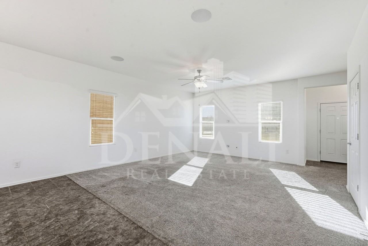 8053 S Red Sox Rd - Photo 3 of 42