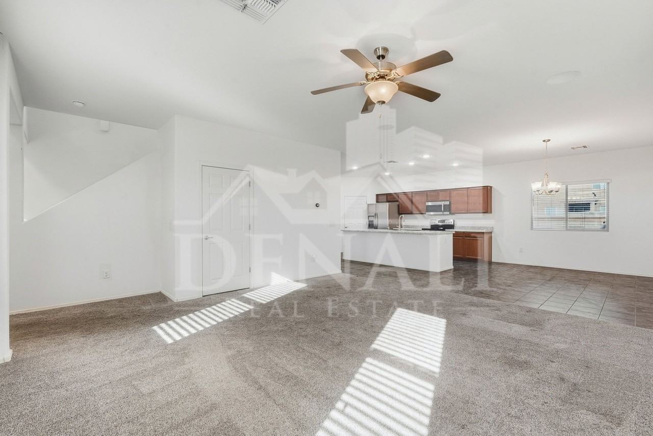 8053 S Red Sox Rd - Photo 7 of 42