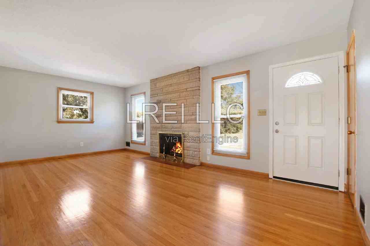 4906 Lacarem Dr - Photo 2 of 16