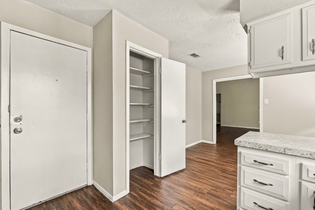4530 Enchantedgate Dr - Photo 5 of 25