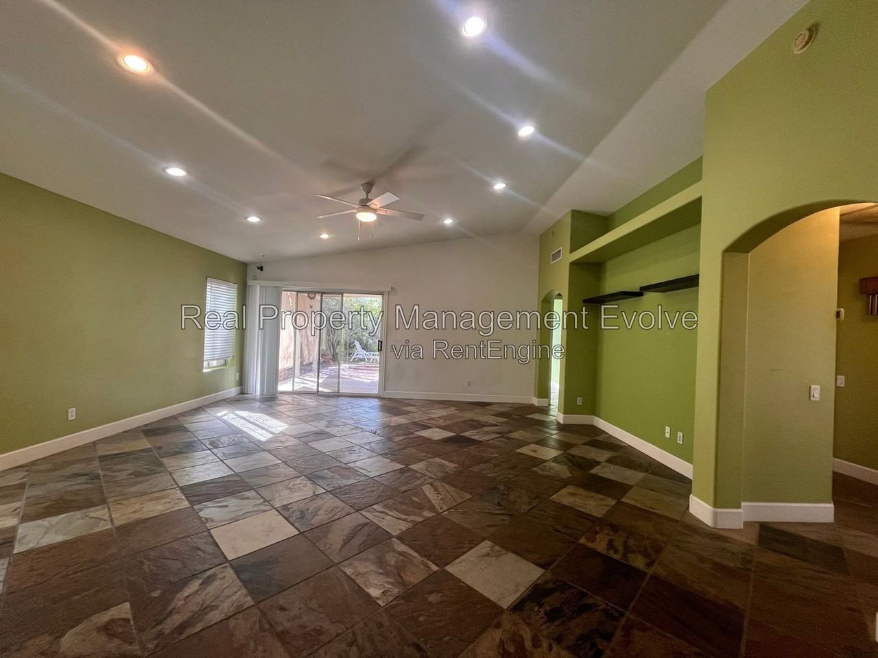 3351 E Kelton Ln - Photo 4 of 28