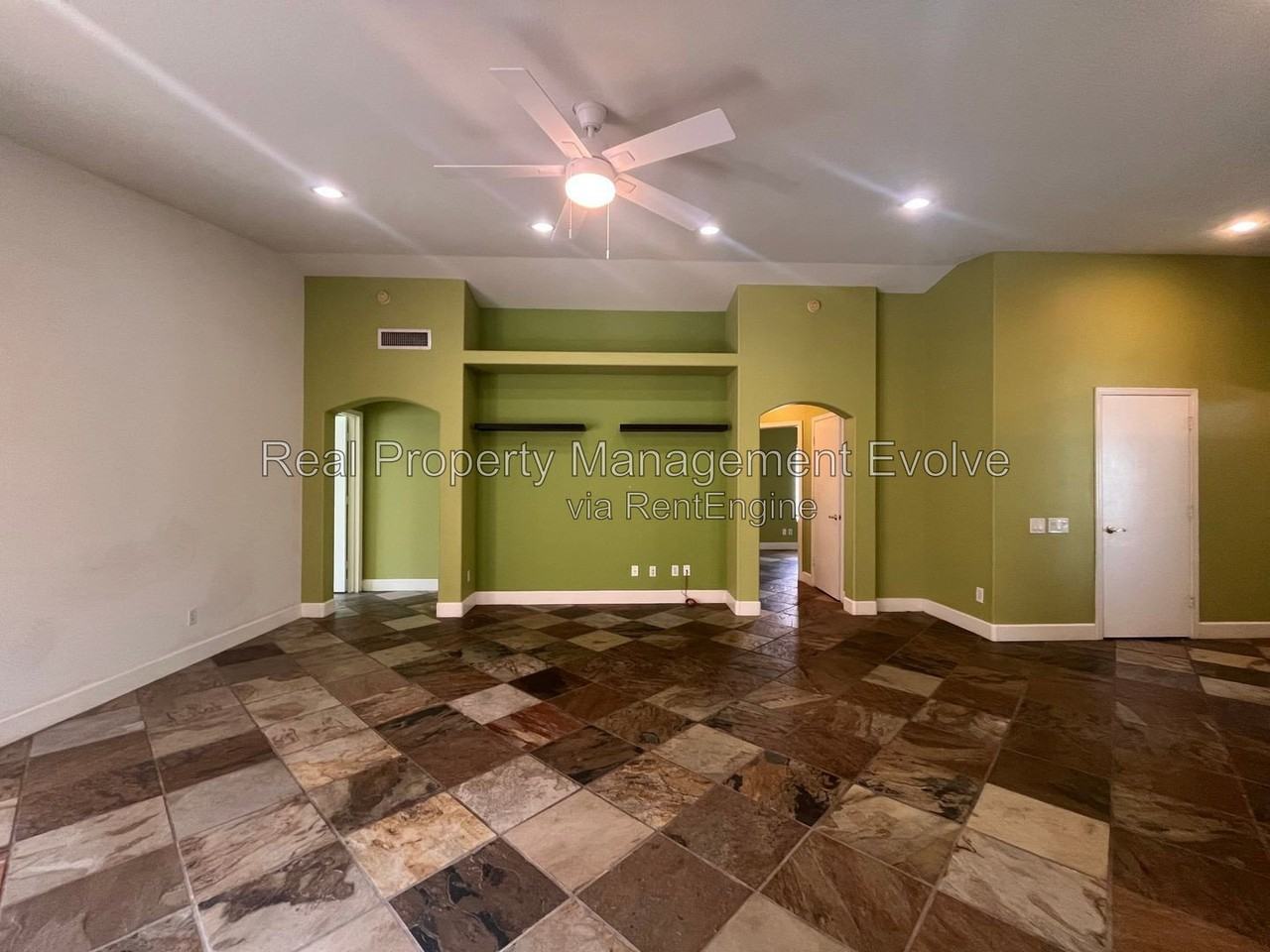 3351 E Kelton Ln - Photo 5 of 28