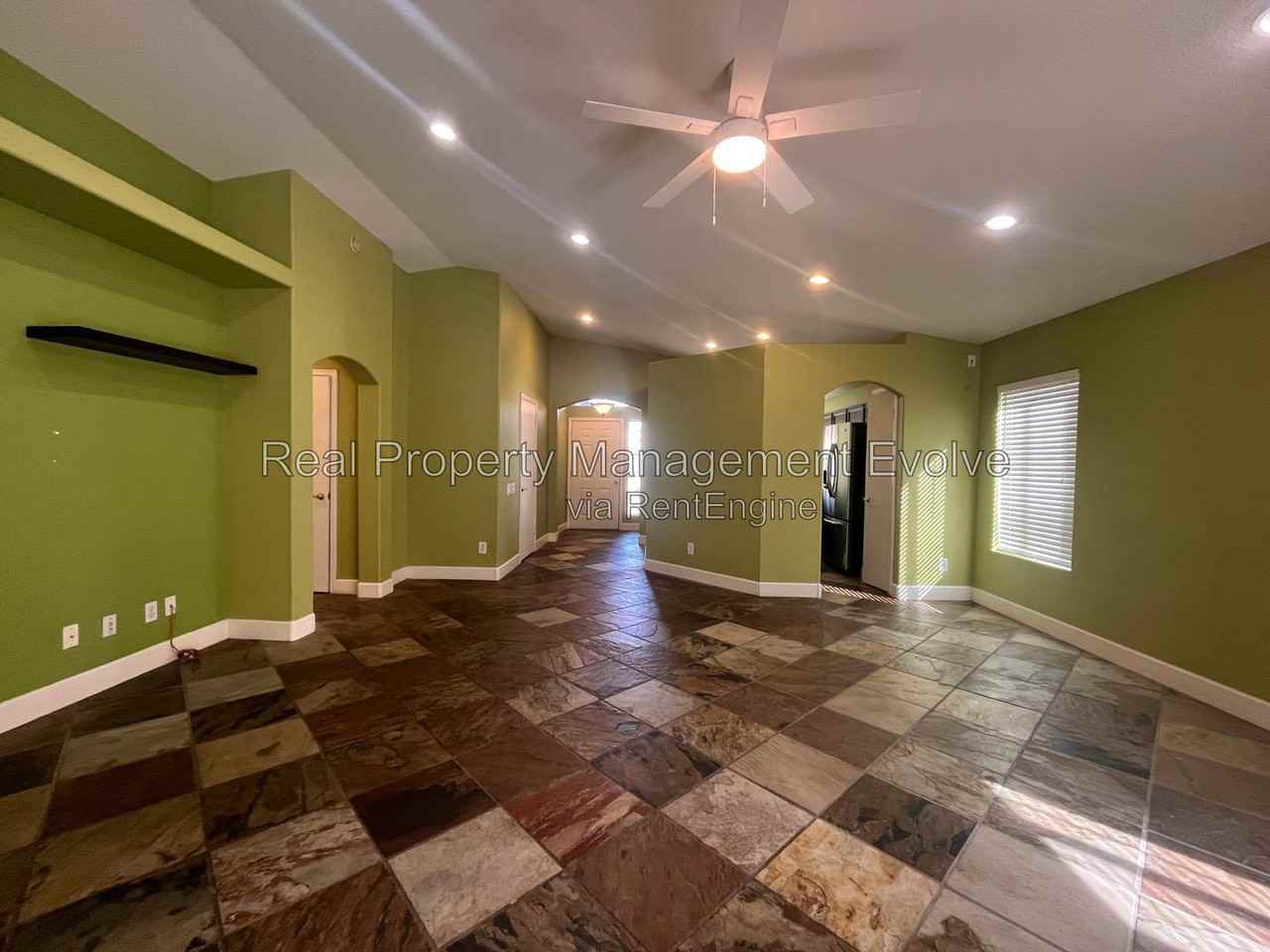 3351 E Kelton Ln - Photo 6 of 28