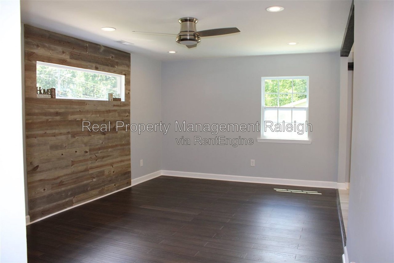 2727 Weldon Ter - Photo 4 of 12