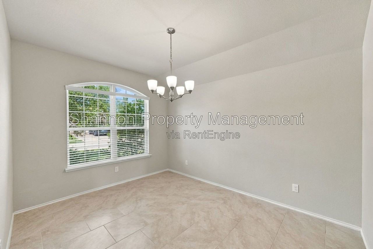 23715 Rivage Ridge Dr - Photo 5 of 34