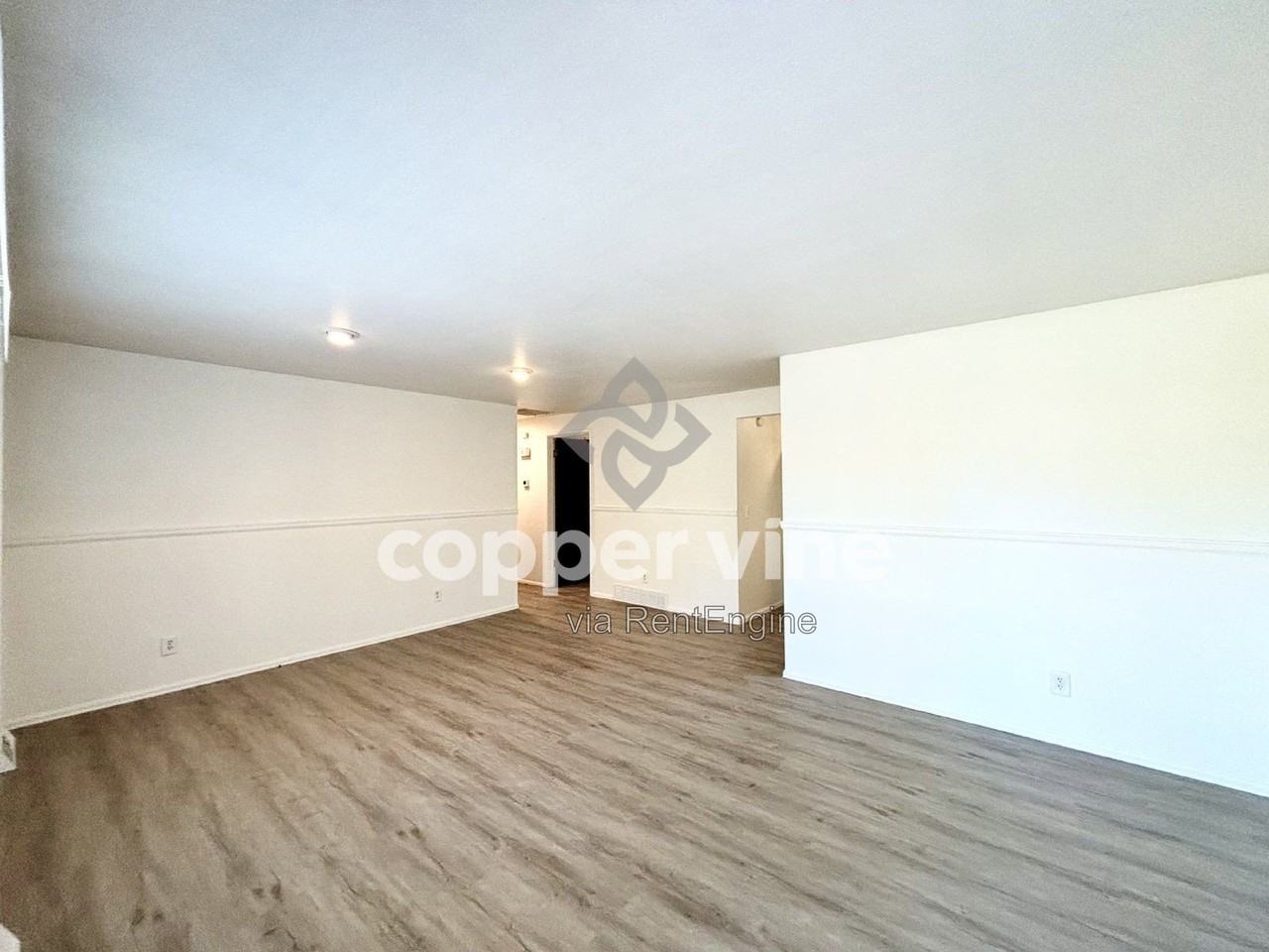 978 E 10th Ave - Photo 6 of 24