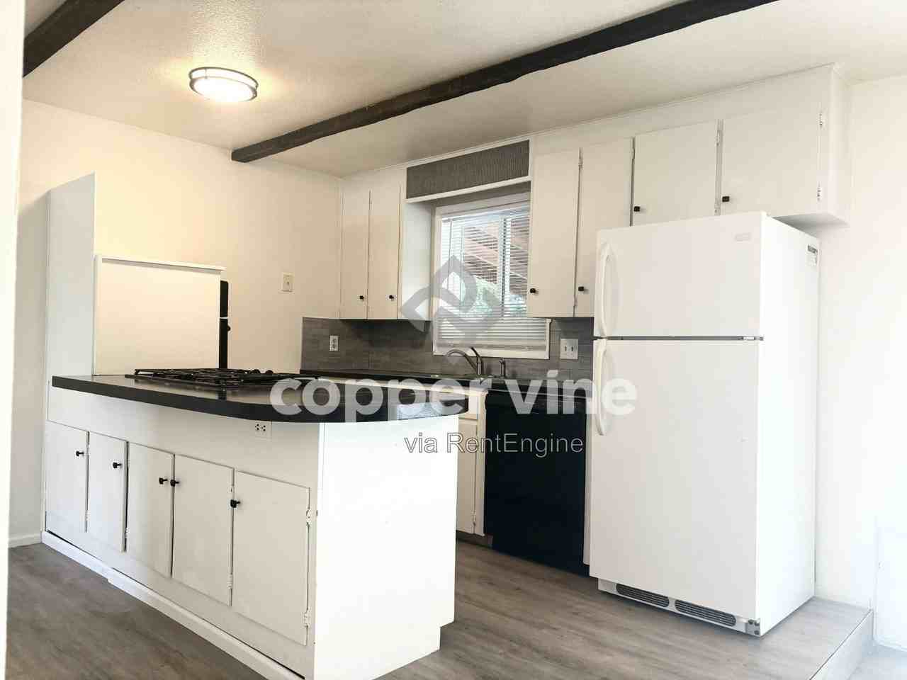 978 E 10th Ave - Photo 7 of 24