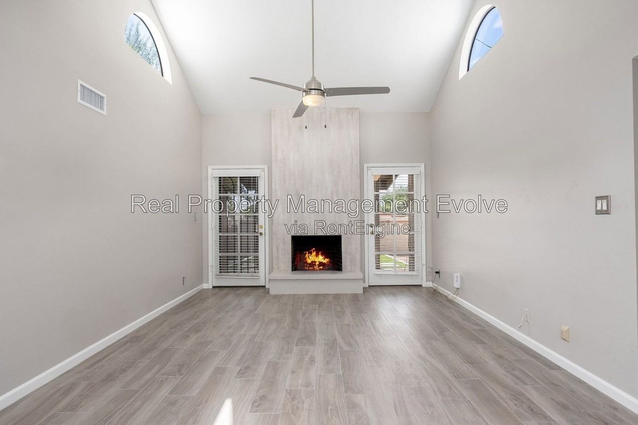 9411 E Jenan Dr - Photo 7 of 34