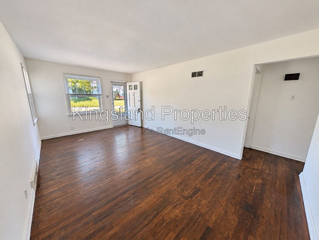 7417 Greenport Dr - Photo 4 of 29