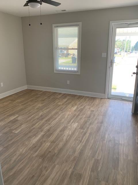 401 Deck St #B - Photo 4 of 14