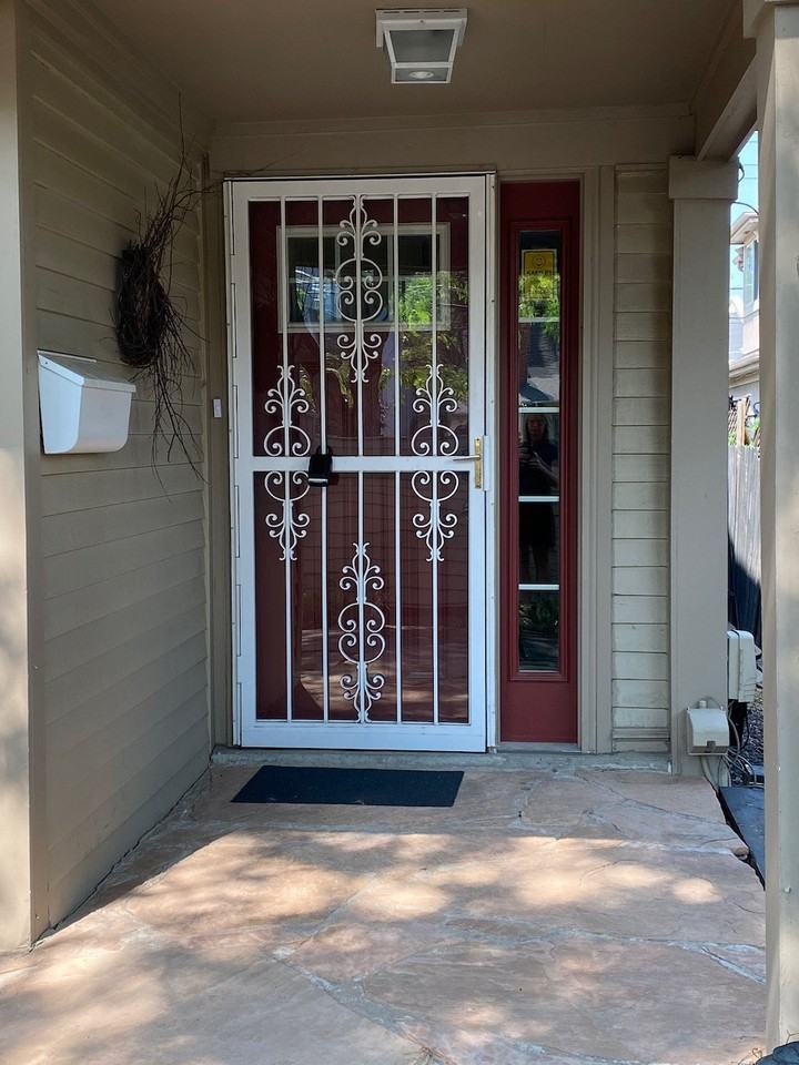275 Harrison St - Photo 4 of 32
