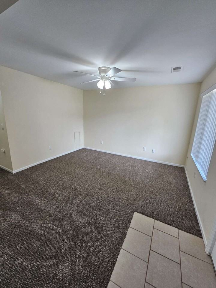 39497 Harrison Bay Ct - Photo 3 of 13