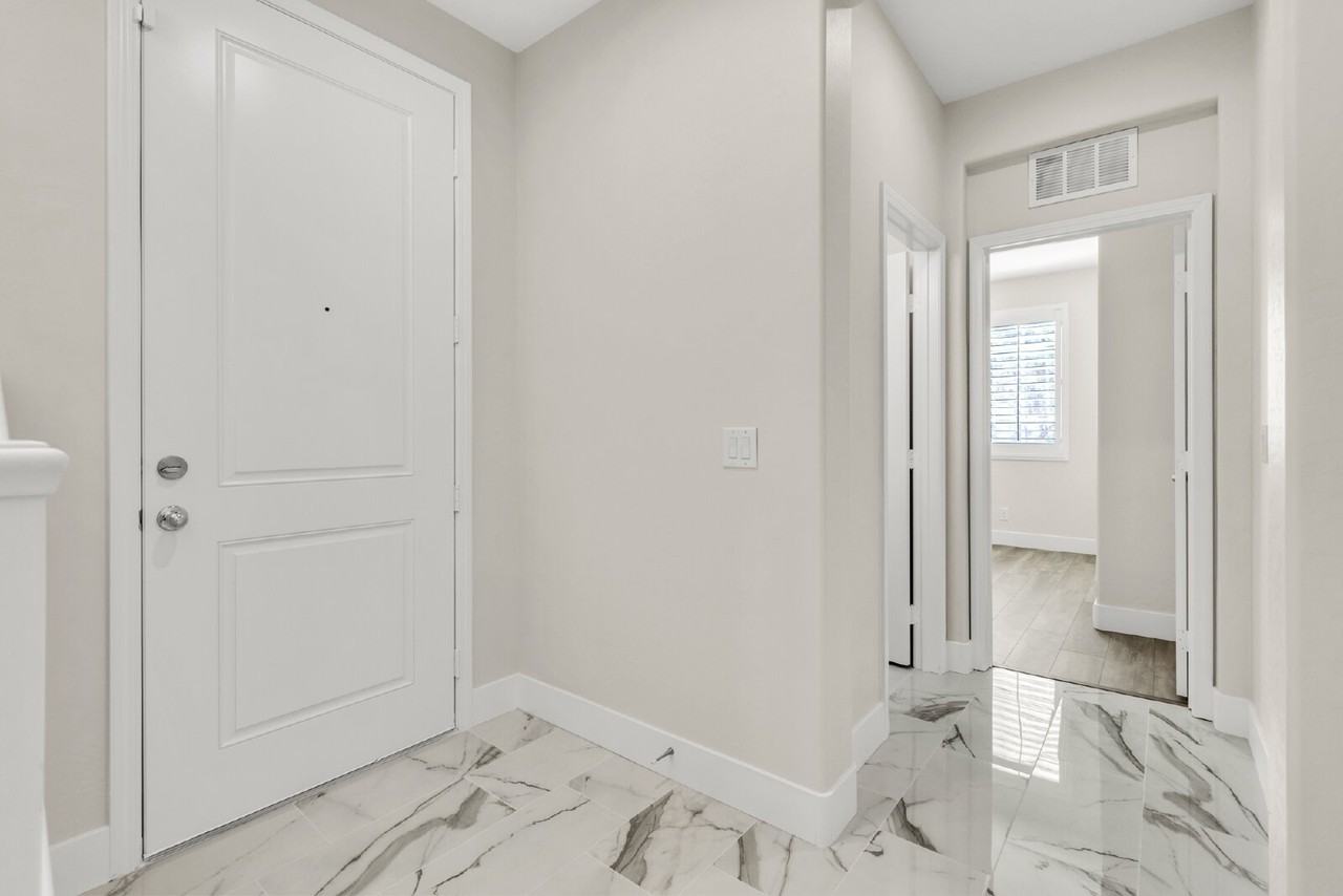 5136 Fiery Sky Ridge St - Photo 2 of 34