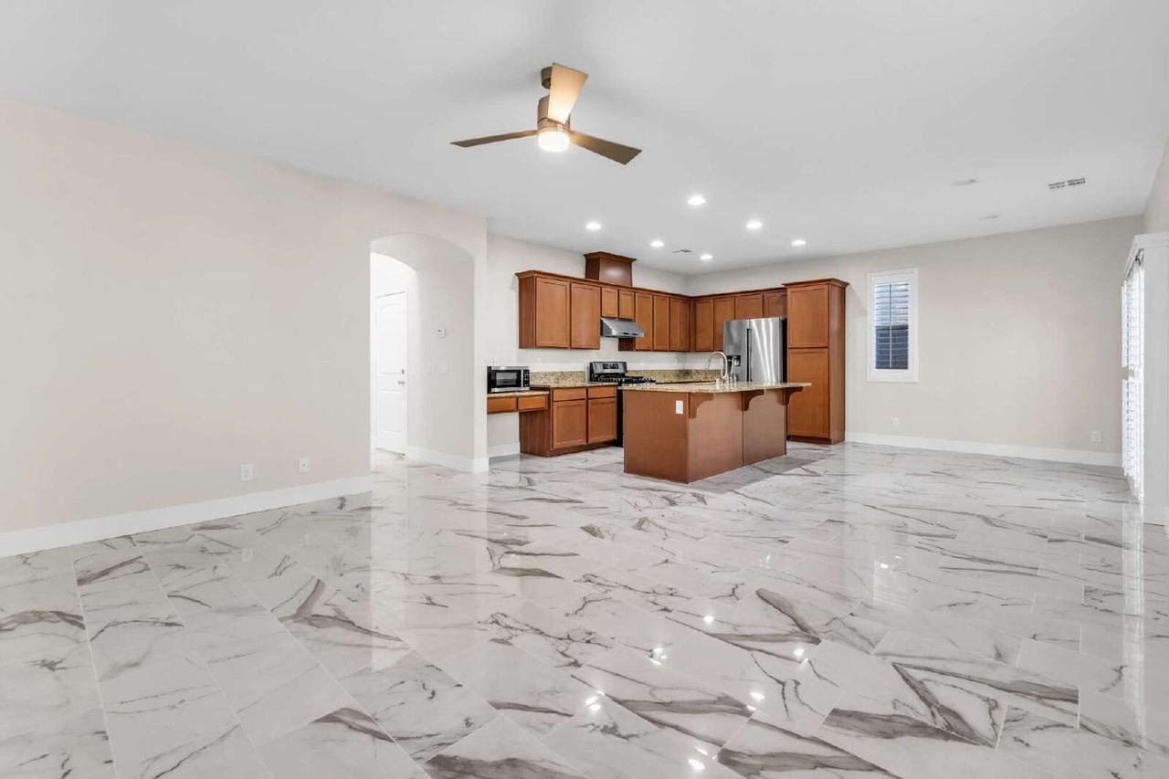 5136 Fiery Sky Ridge St - Photo 5 of 34
