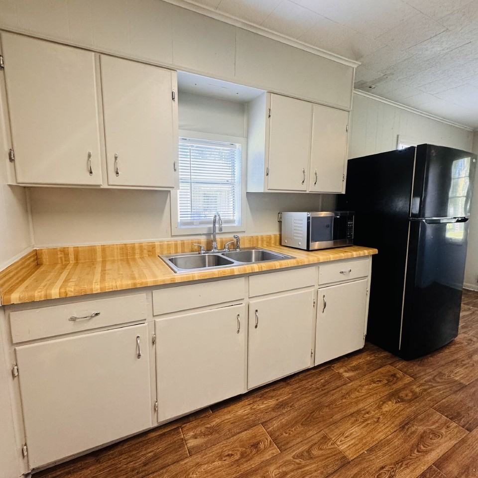 122 8th Ave - Photo 5 of 14