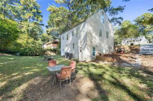 featured image of 2468 Romain Way