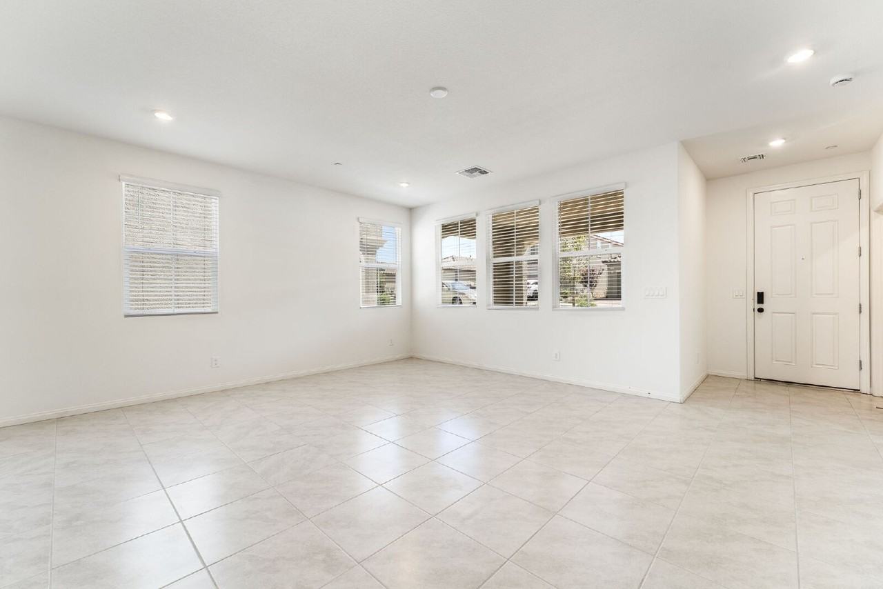 3738 Battipaglia Ave - Photo 7 of 50