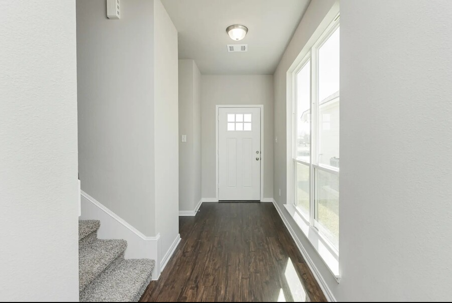1325 Elise Ave - Photo 2 of 19