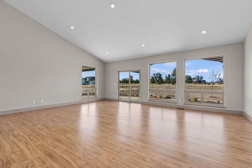 502 Sw Bent Loop - Photo 7 of 37