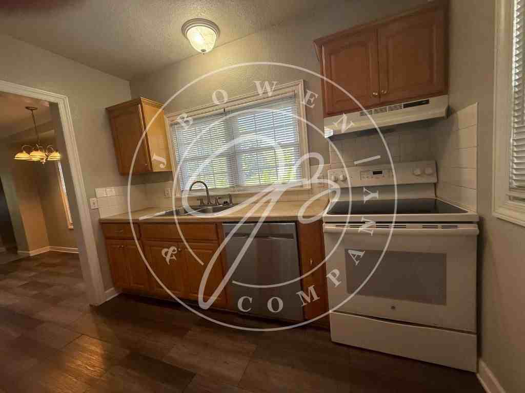 6939 Dorr St - Photo 4 of 17
