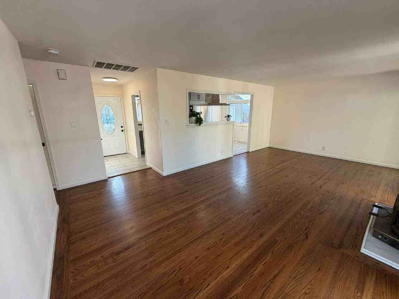 3191 Claudia Dr - Photo 3 of 31