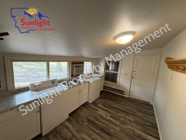 1020 Terry Ave - Photo 5 of 10