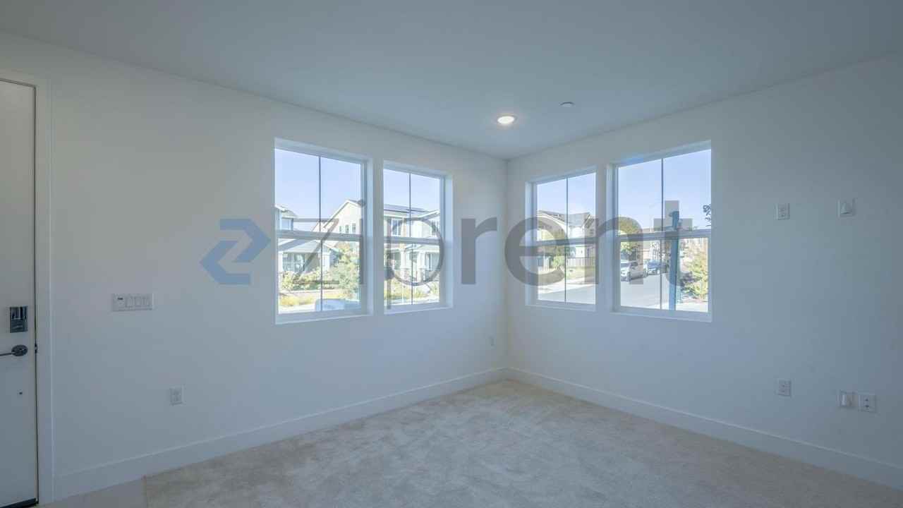 2558 Dakota Ave - Photo 6 of 19