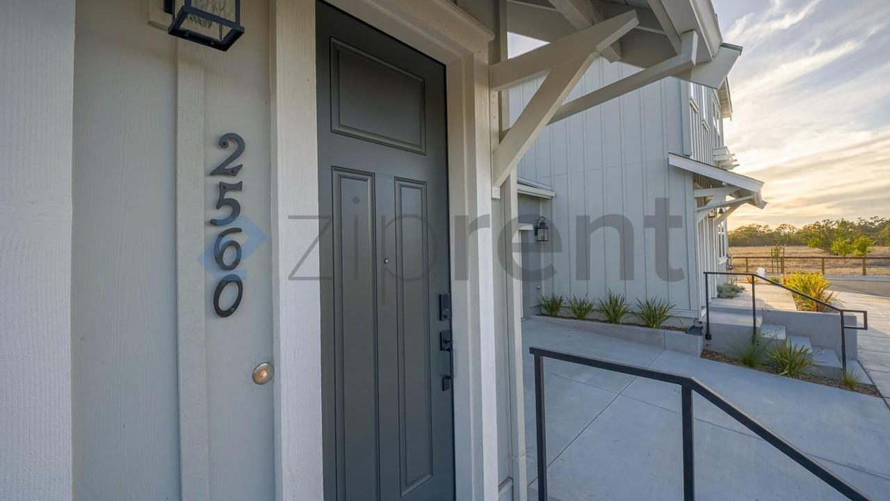 2560 Dakota Ave - Photo 4 of 19