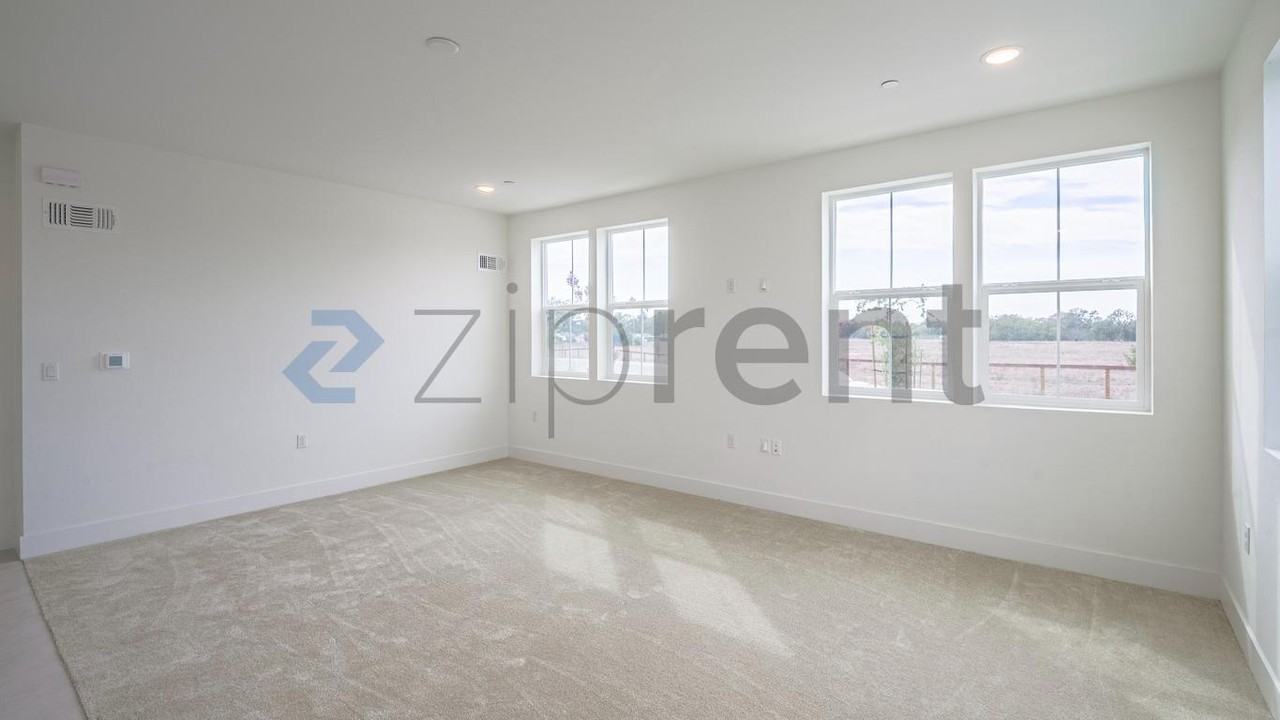 2562 Dakota Ave - Photo 2 of 21