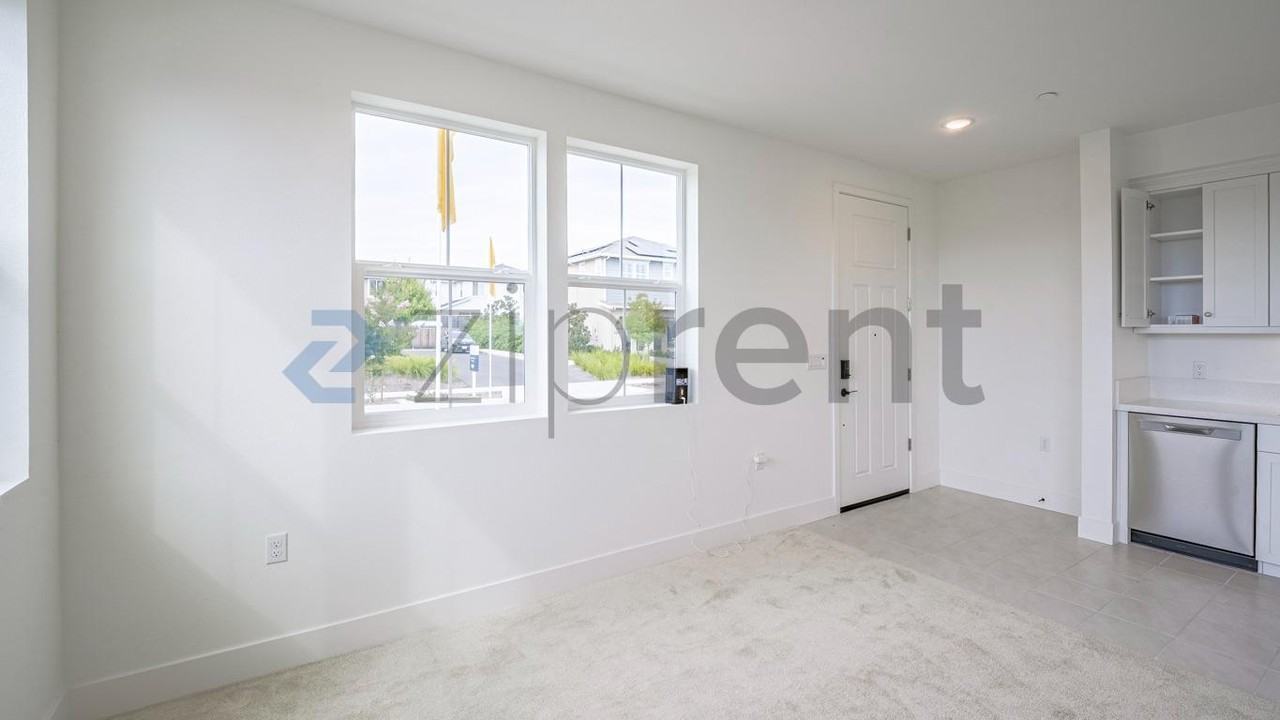 2562 Dakota Ave - Photo 5 of 21