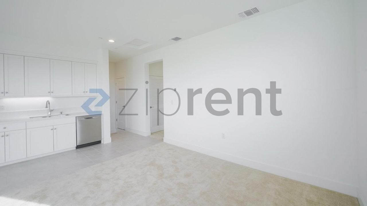 2564 Dakota Ave - Photo 5 of 20