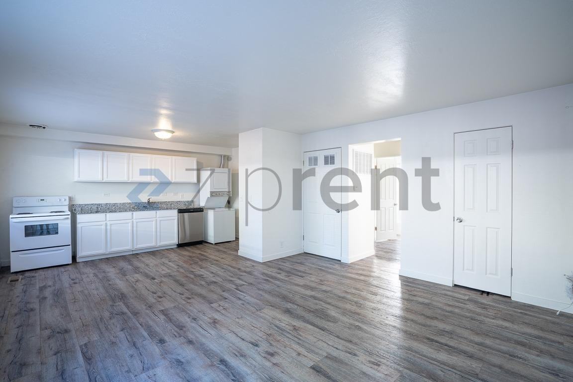 860 Eastsouth #8 - Photo 4 of 18
