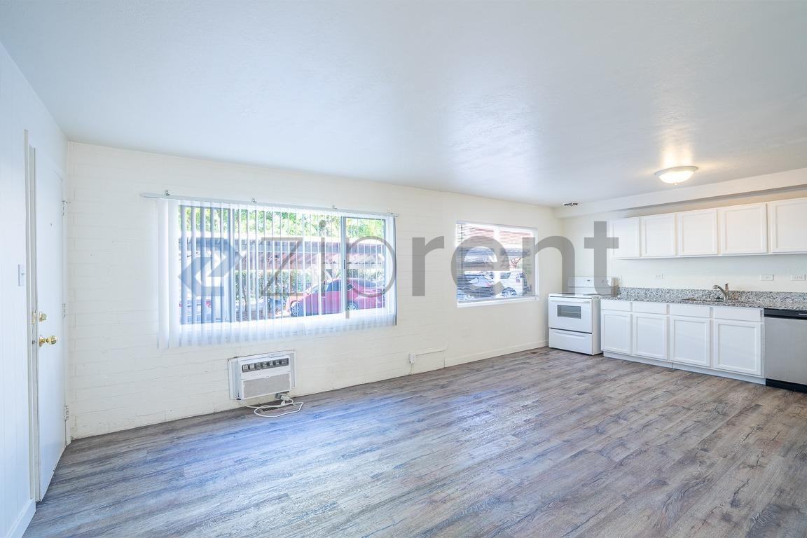 860 Eastsouth #8 - Photo 5 of 18