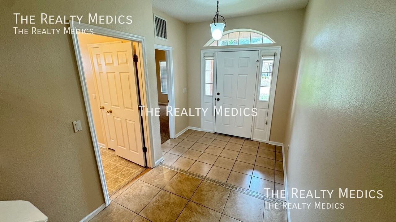 10324 Cypress Trail Dr - Photo 3 of 50