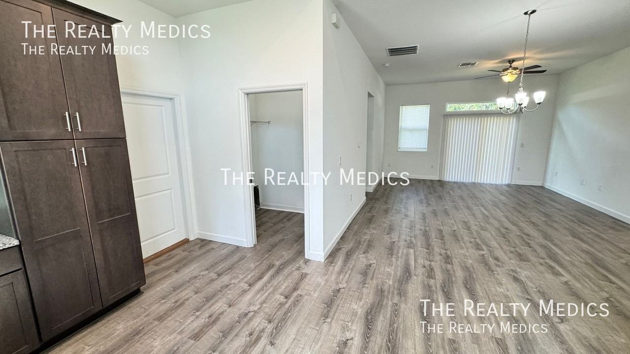 359 Churchill Ct - Photo 3 of 39
