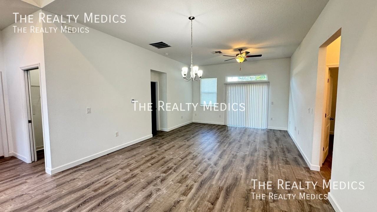 359 Churchill Ct - Photo 4 of 39