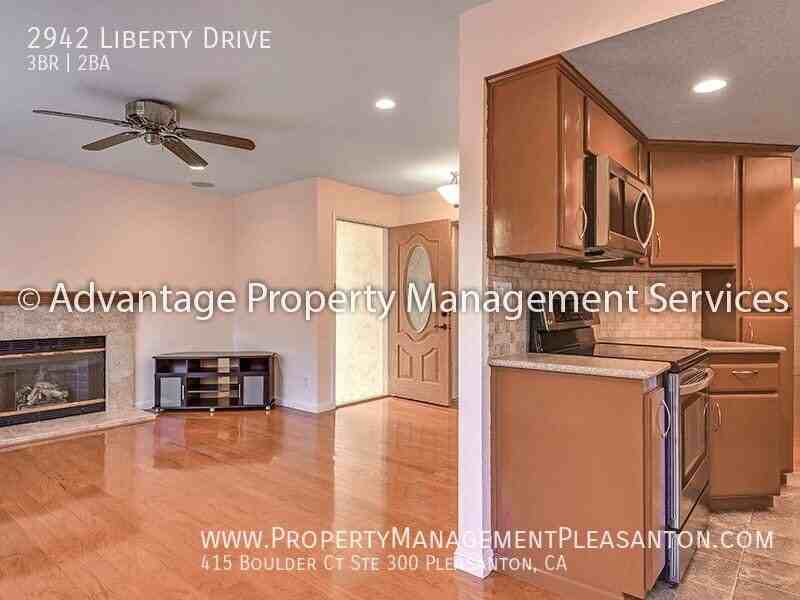 2942 Liberty Dr - Photo 2 of 15