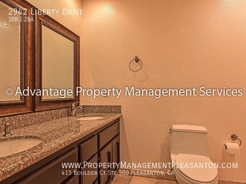 2942 Liberty Dr - Photo 4 of 15