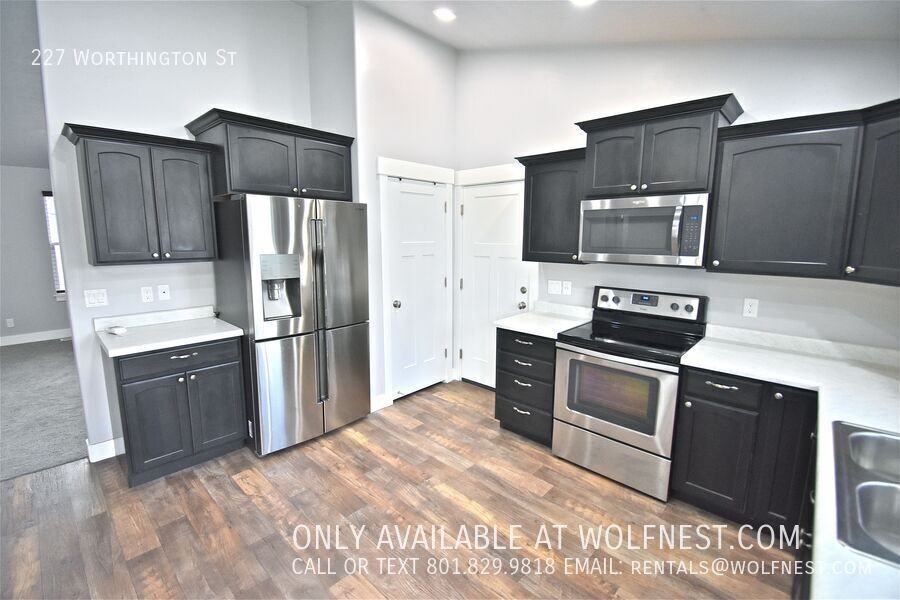227 Worthington St - Photo 5 of 22