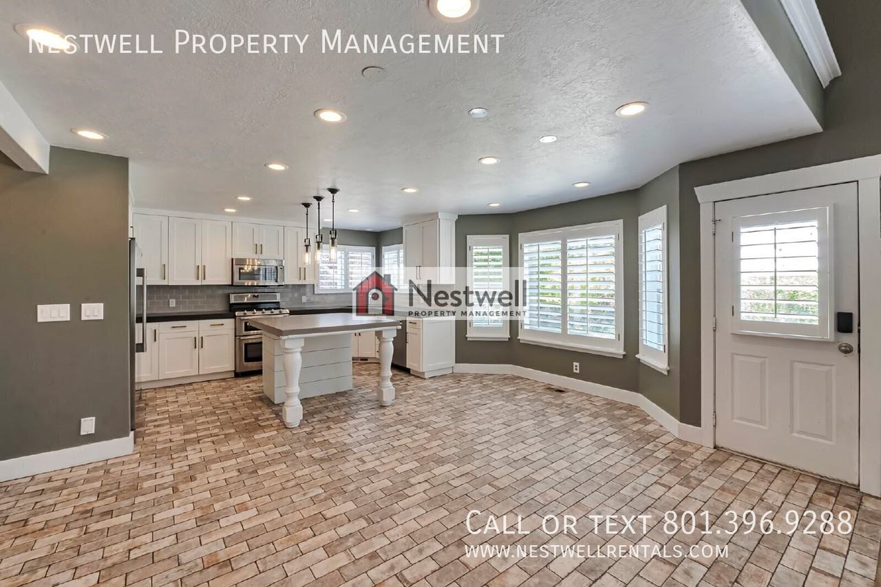 713 S Cumberland Ct - Photo 2 of 43