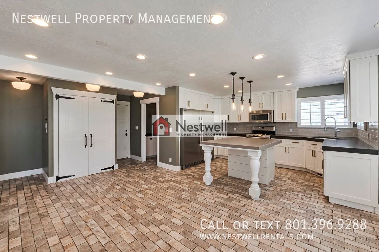 713 S Cumberland Ct - Photo 3 of 43