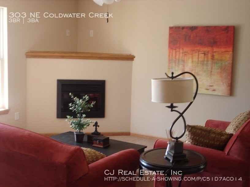 303 Ne Coldwater Creek Dr #303C - Photo 2 of 8